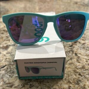 Goodr polarized glasses